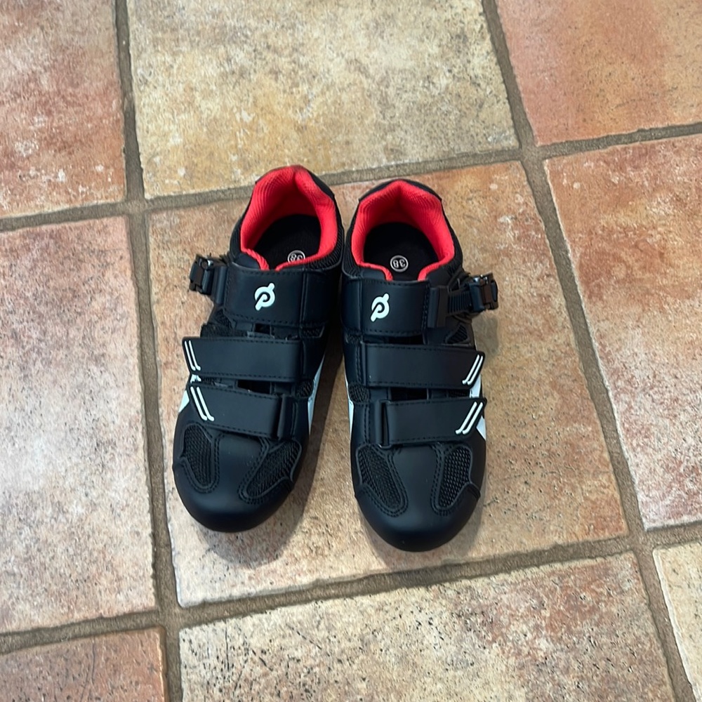 Peloton Cycling Shoes With Look Clips Gem